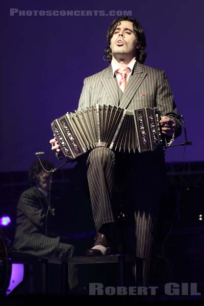 GOTAN PROJECT - 2011-05-10 - PARIS - Place de la Bastille - 
